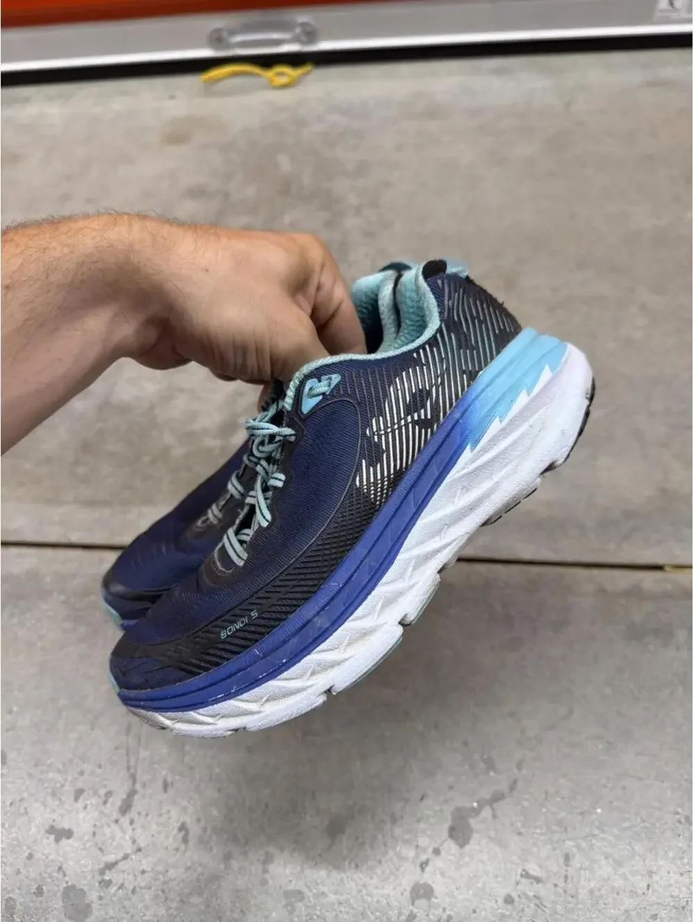 hoka one one bondi 5 blue and navy running shoes size 5 WOMENS